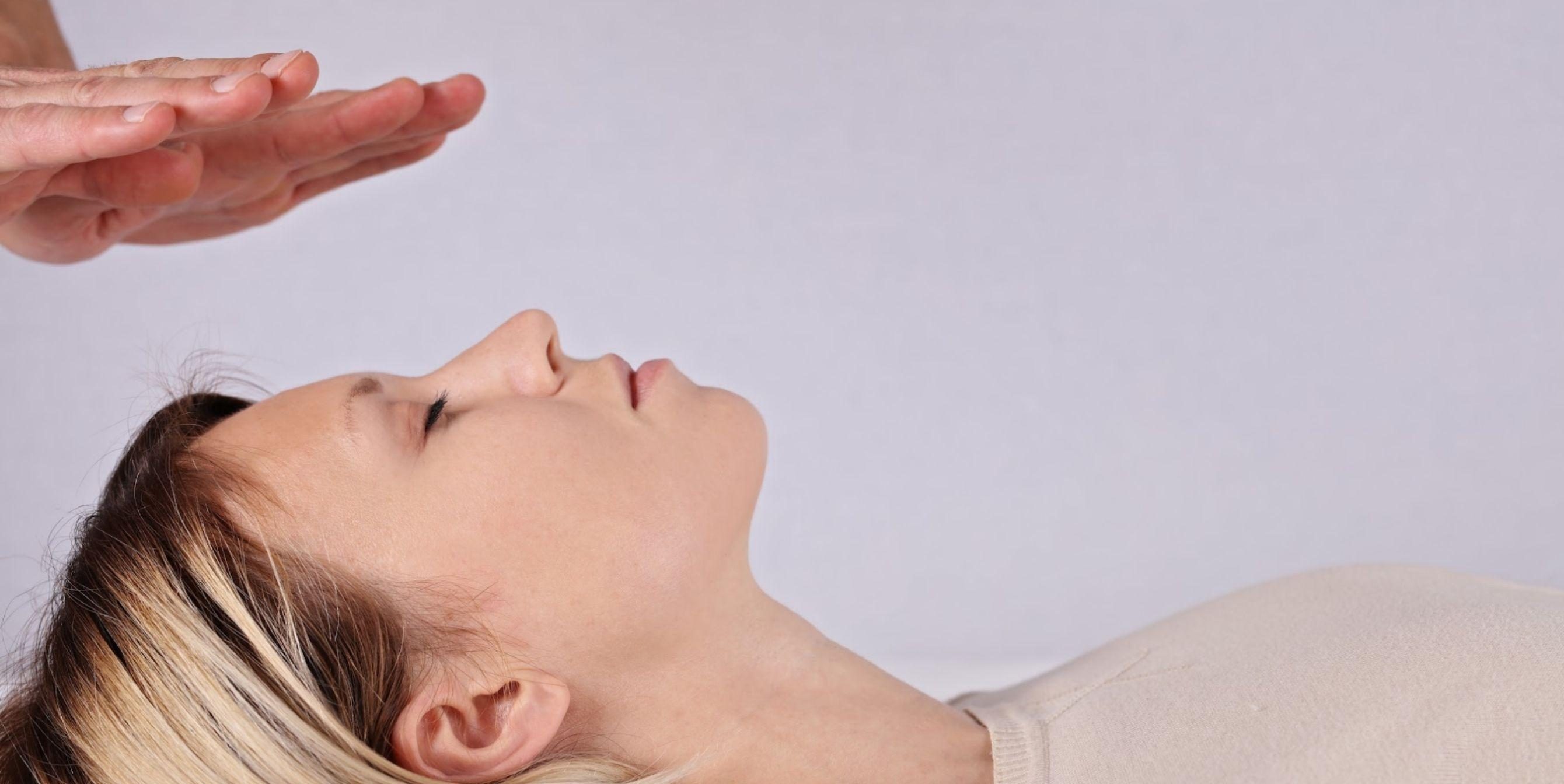 Reiki 2680px x 1344px